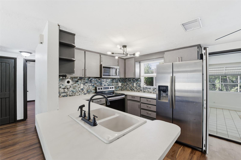 62 S Tyler St - Photo 3 of 20