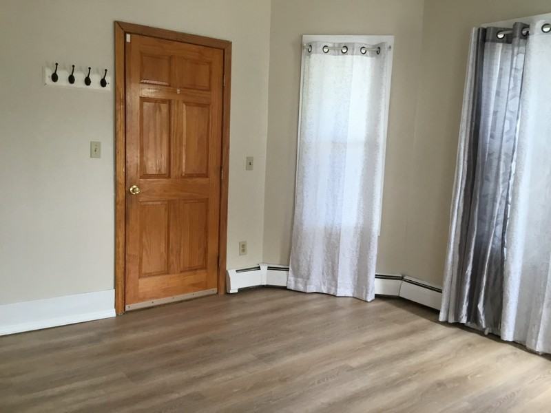 863 Plymouth Ave #1FRONT - Photo 6 of 8