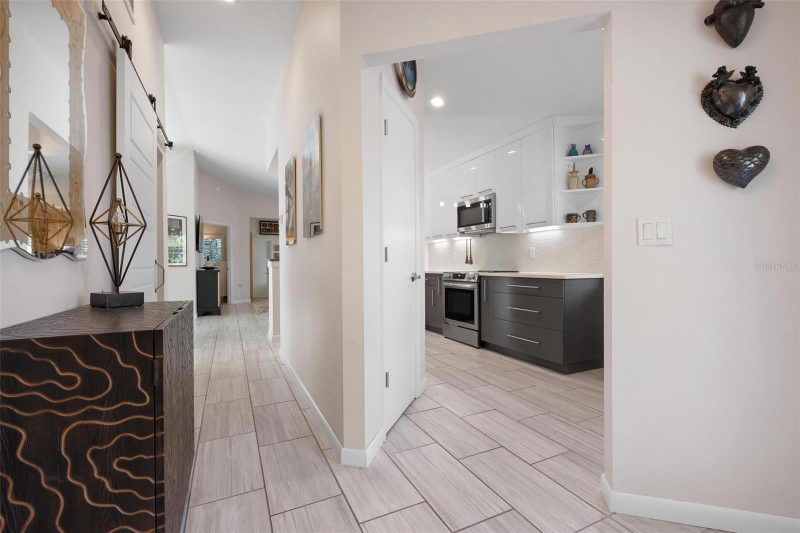 226 Chartley Ct N - Photo 2 of 20