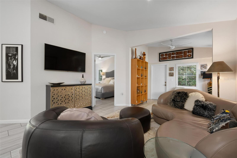 226 Chartley Ct N - Photo 4 of 20