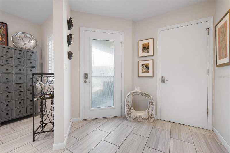 226 Chartley Ct N - Photo 5 of 20