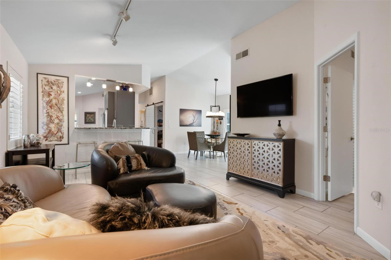 226 Chartley Ct N - Photo 7 of 20