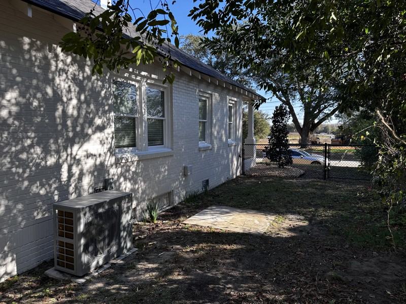 1703 N Monroe St - Photo 3 of 15