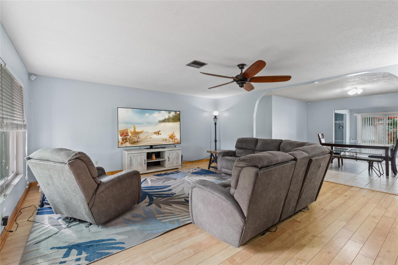 120 43rd St Nw - Photo 2 of 20