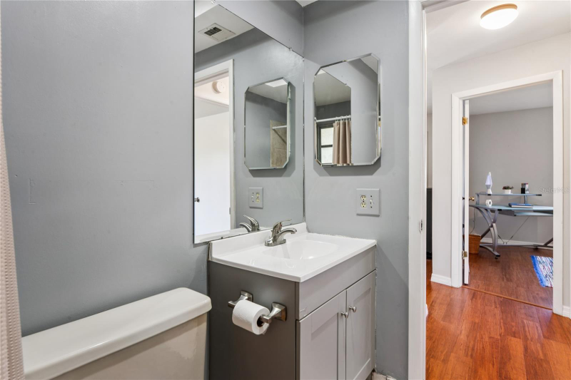 12906 Sandburst Ln - Photo 2 of 20