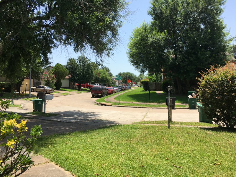 12704 Hollandale Dr - Photo 5 of 20