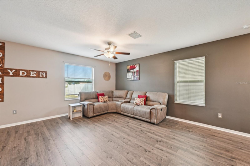 15461 Broad Brush Dr - Photo 4 of 20