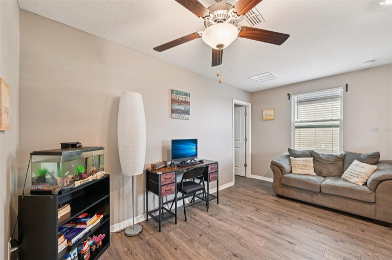 15461 Broad Brush Dr - Photo 7 of 20