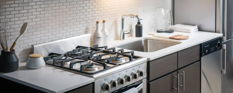 153 W Superior St - Photo 4 of 12