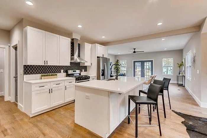 816 Beechwood Ave Sw - Photo 2 of 16