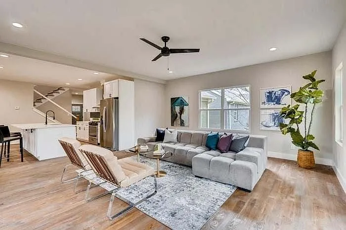 816 Beechwood Ave Sw - Photo 5 of 16