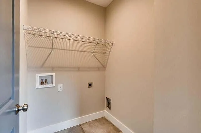 816 Beechwood Ave Sw - Photo 6 of 16