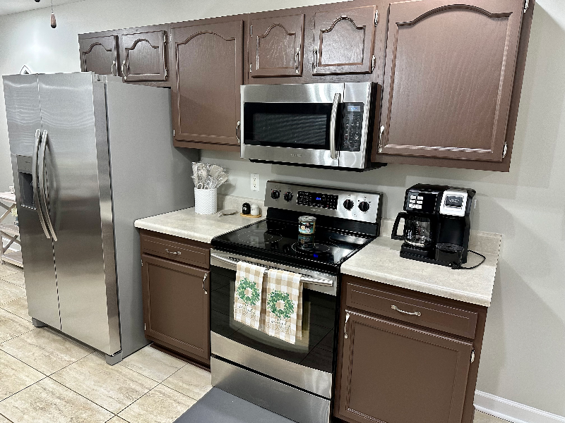 1642 Thompson Dr - Photo 4 of 17