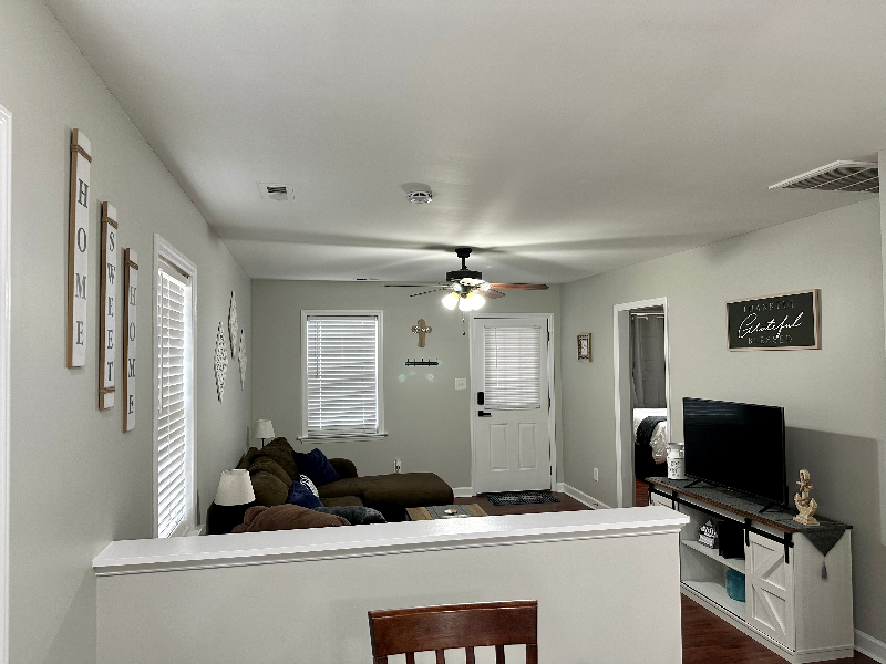 1642 Thompson Dr - Photo 5 of 17