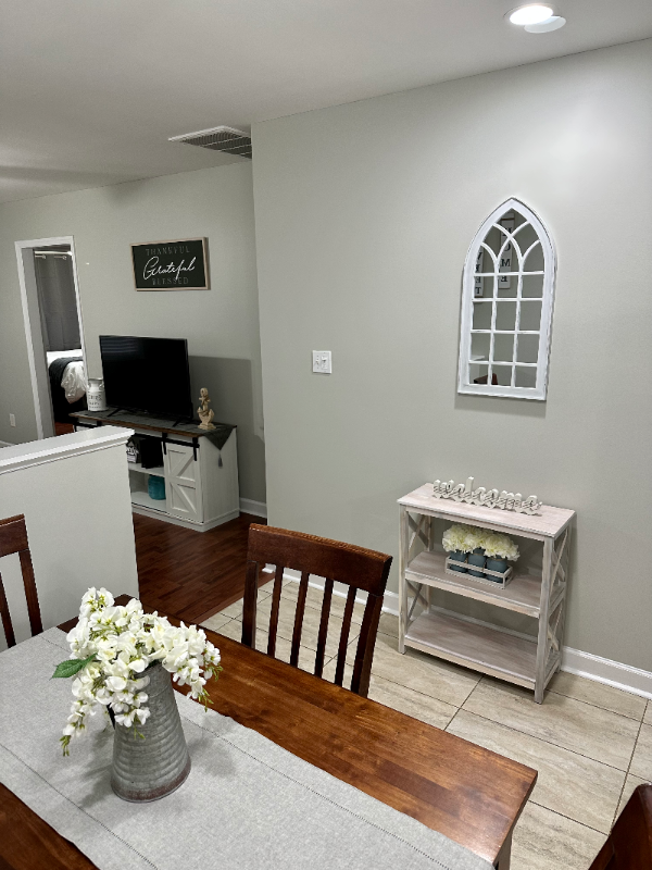 1642 Thompson Dr - Photo 6 of 17