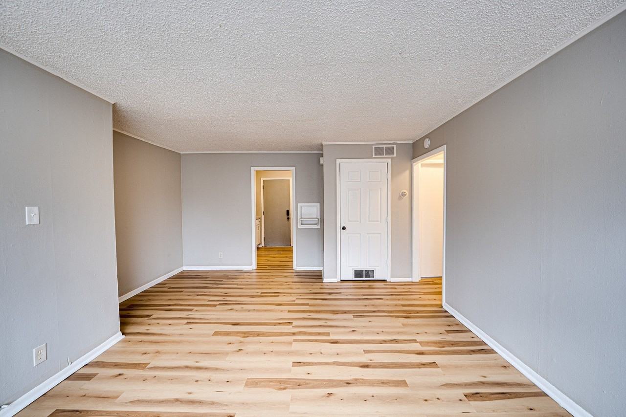 1015 N Broadway St Apt A #A - Photo 3 of 12