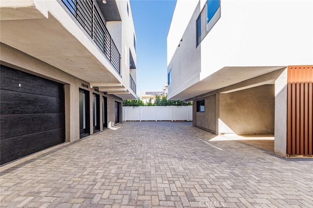 1859 Crenshaw Blvd - Photo 2 of 31