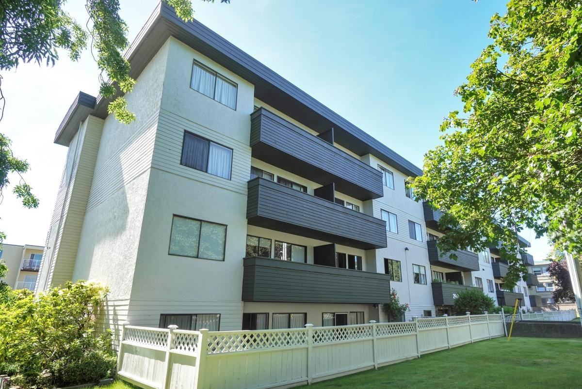 Royal Graham Apartments - Photo 5 of 13