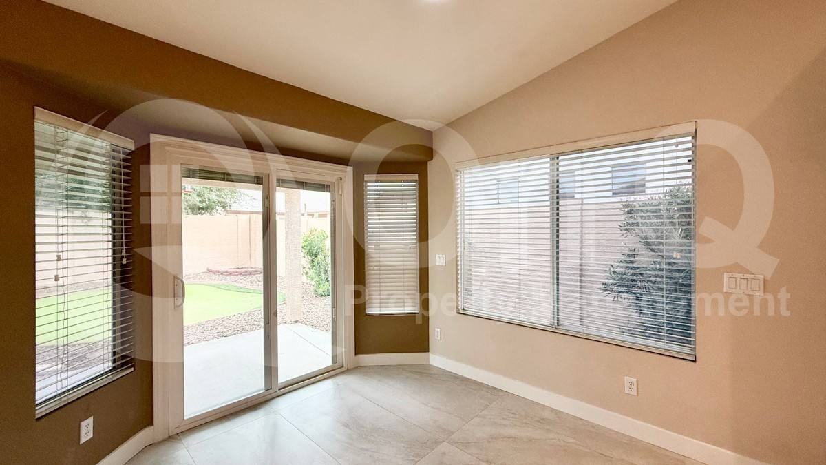 10828 W Utopia Rd - Photo 5 of 10