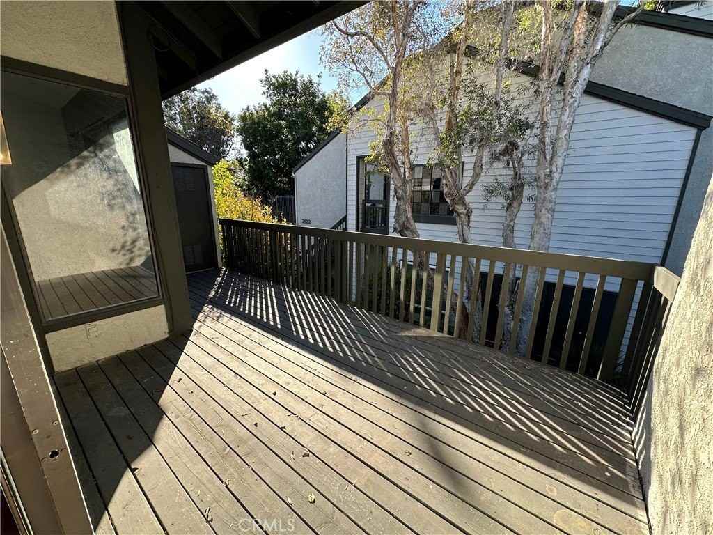 2516 W Macarthur Blvd #H - Photo 4 of 21