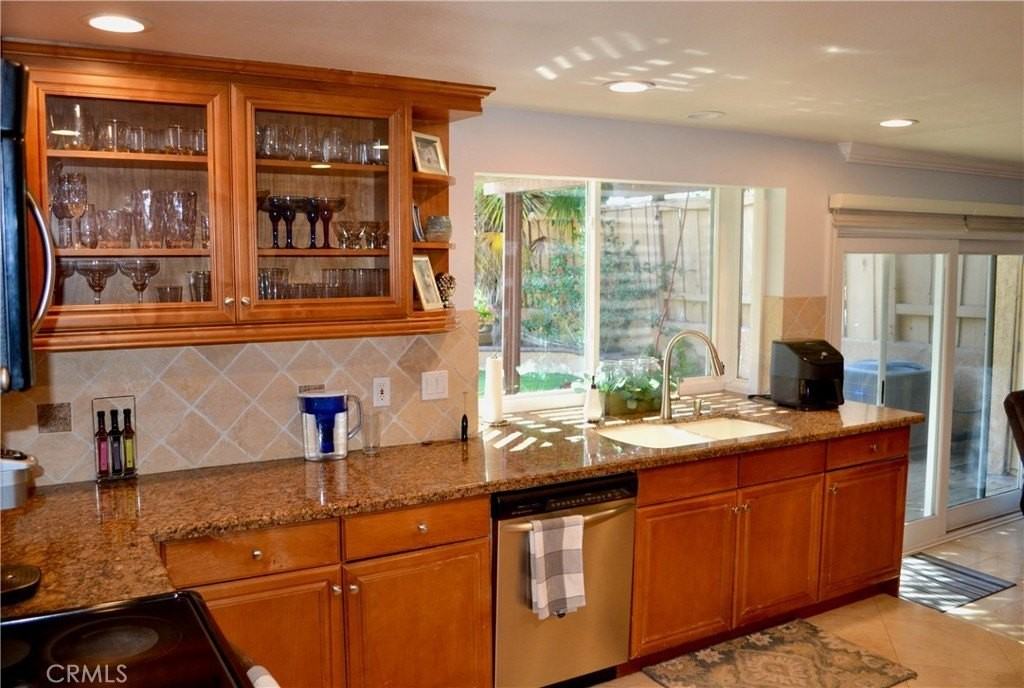 25911 El Segundo St - Photo 5 of 32