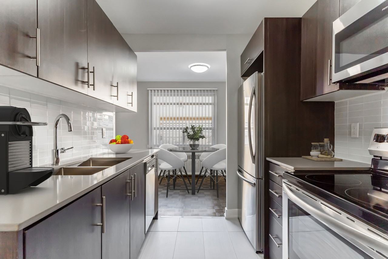 665 Roselawn Avenue - Photo 3 of 38