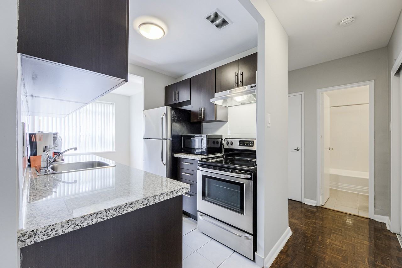 665 Roselawn Avenue - Photo 4 of 38