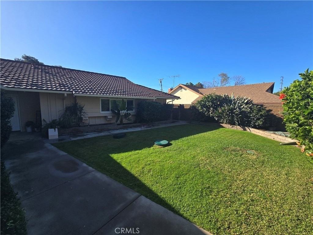 564 E Fellows Dr - Photo 2 of 25