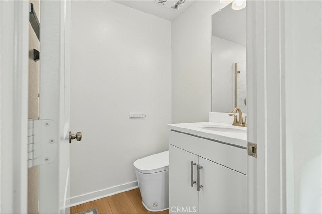 14130 Bay St - Photo 5 of 37