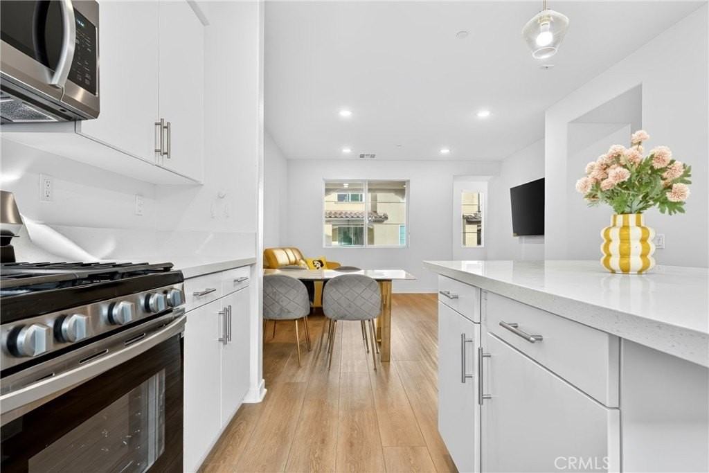 14130 Bay St - Photo 7 of 37