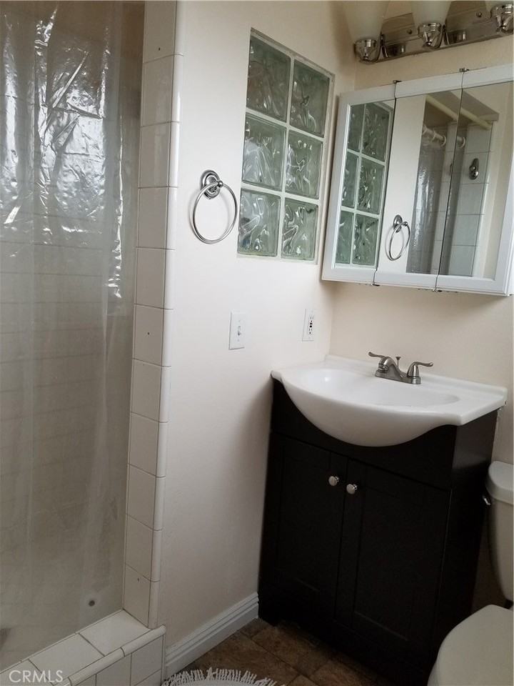 3849 W 172nd St - Photo 4 of 7