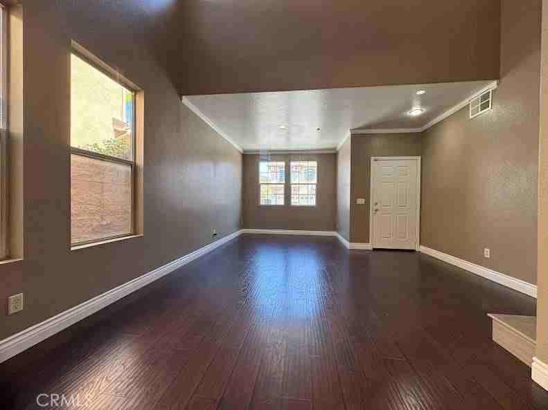 541 Cardinal St - Photo 4 of 29