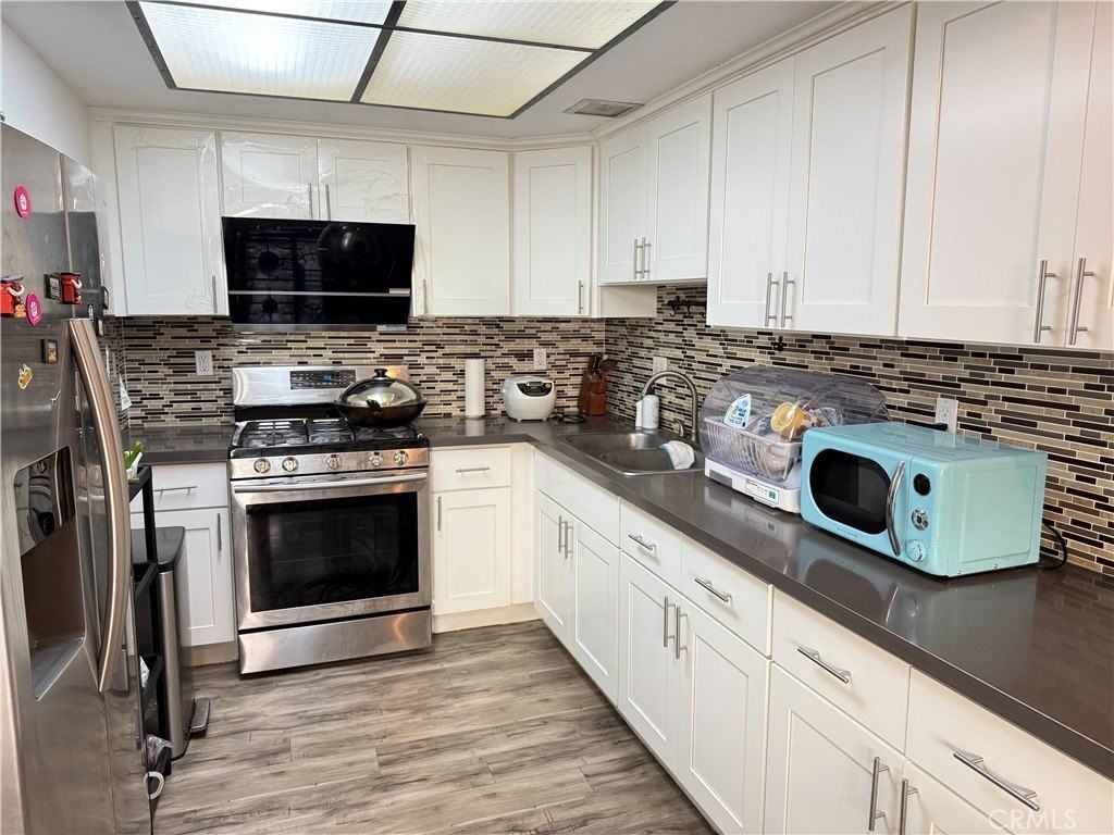 527 S Orange Ave - Photo 3 of 8