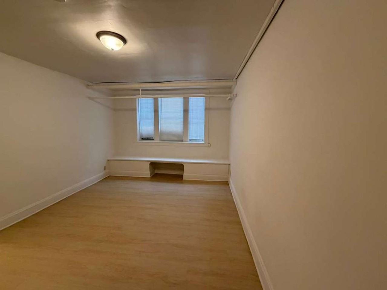 The Superior 40 - Photo 7 of 17