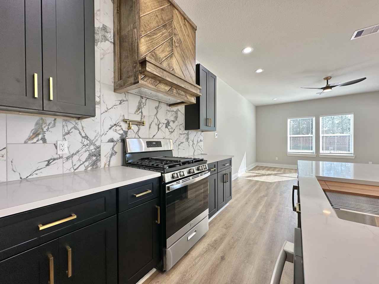 2444 Carmel St Unit A #NA - Photo 3 of 17