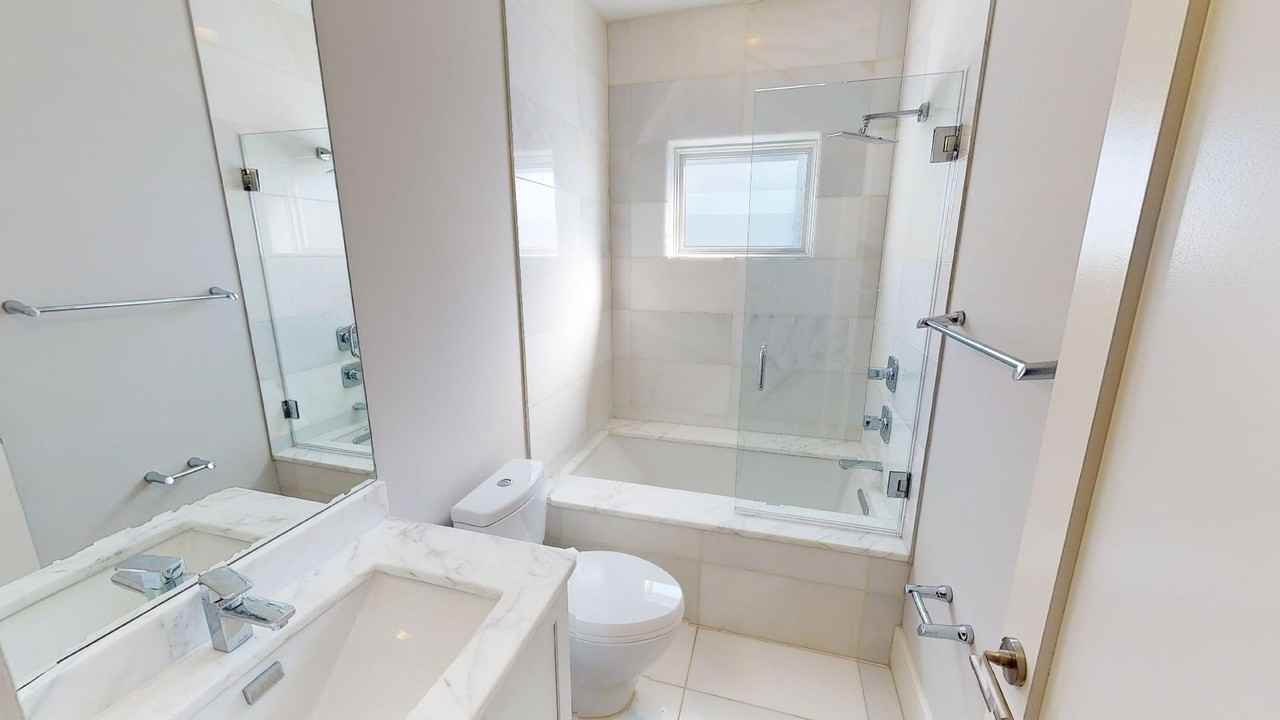 1159 Oates St Ne #B - Photo 6 of 13