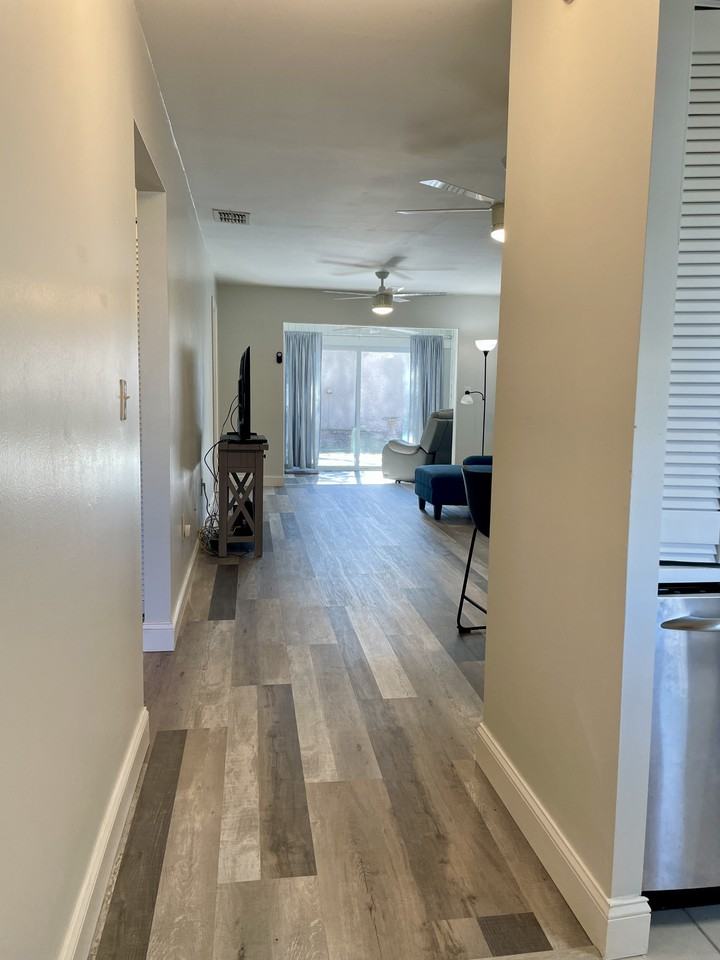 11511 113th St #5A - Photo 2 of 16