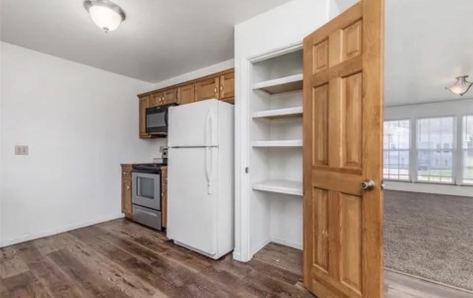 621 Twin Valley Dr #NA - Photo 6 of 19