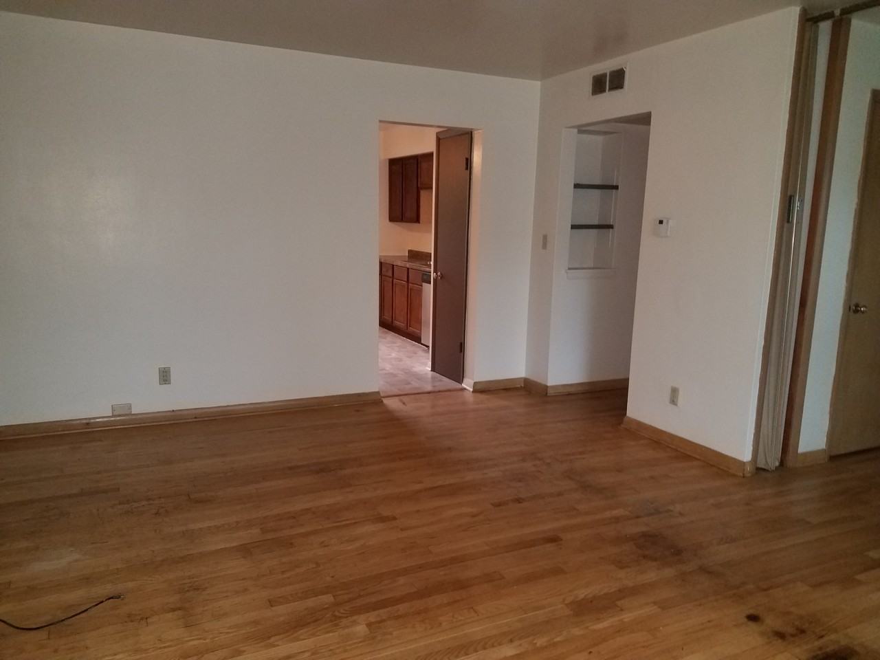 909 Chicago Ave #3 - Photo 7 of 12