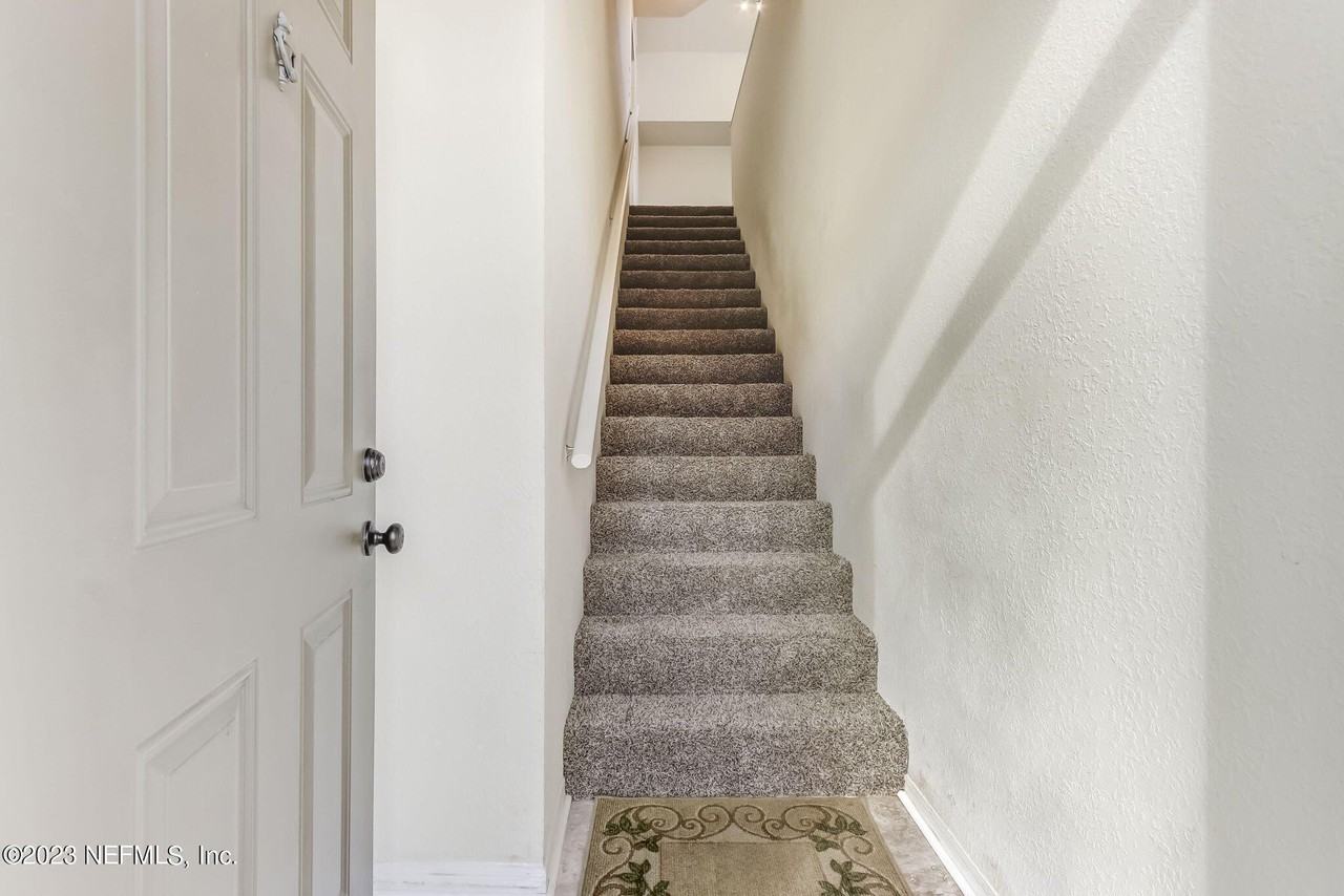 13700 Richmond Park Dr N Apt 706 #706 - Photo 7 of 44