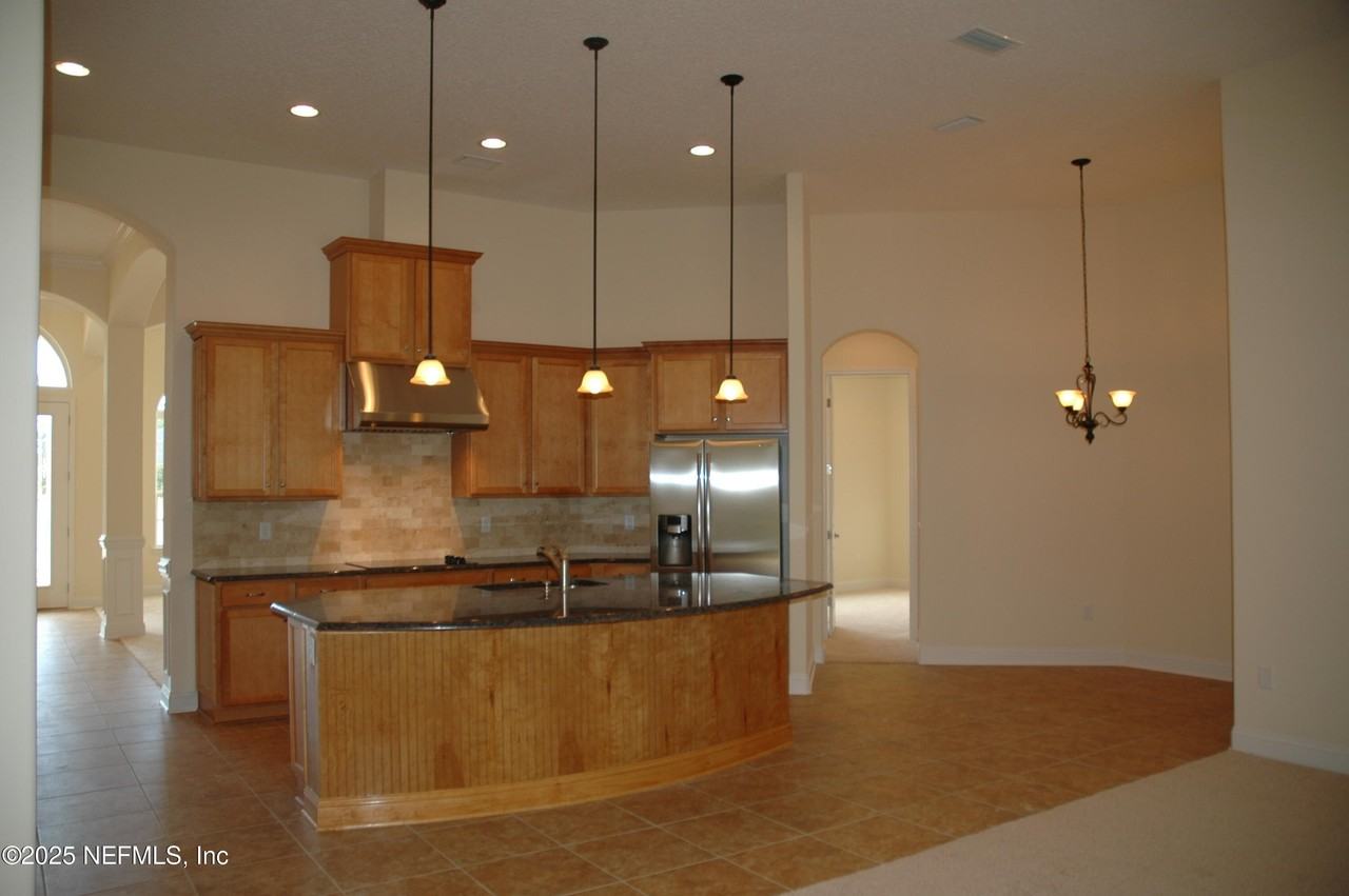 145 Telford Dr - Photo 3 of 27