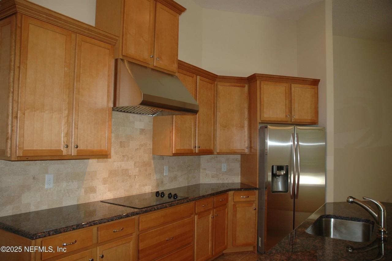 145 Telford Dr - Photo 5 of 27