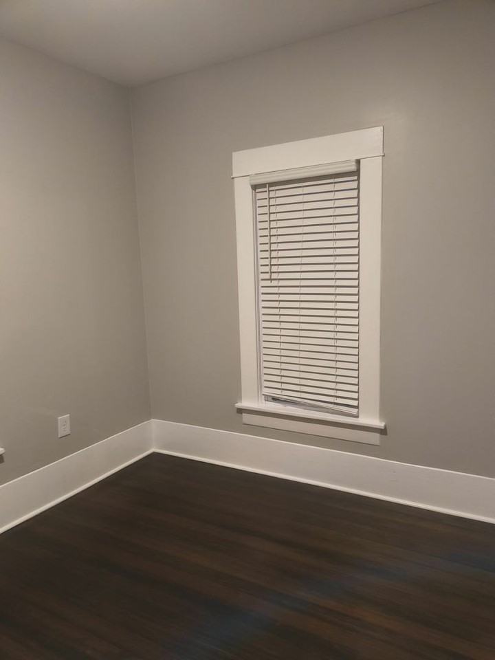 215 S Erie St - Photo 2 of 17