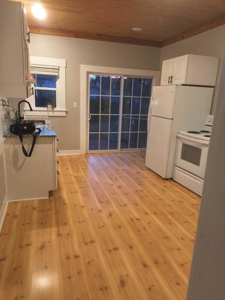 215 S Erie St - Photo 6 of 17