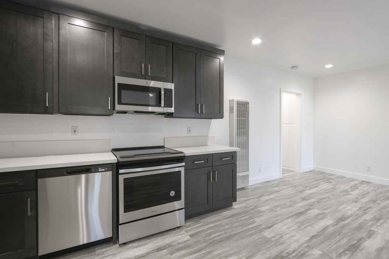 451 N Coronado St #8 - Photo 6 of 23