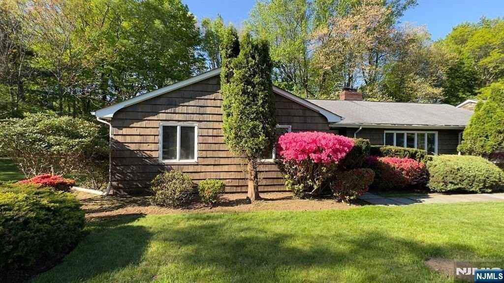 24 Drake Ln - Photo 2 of 28