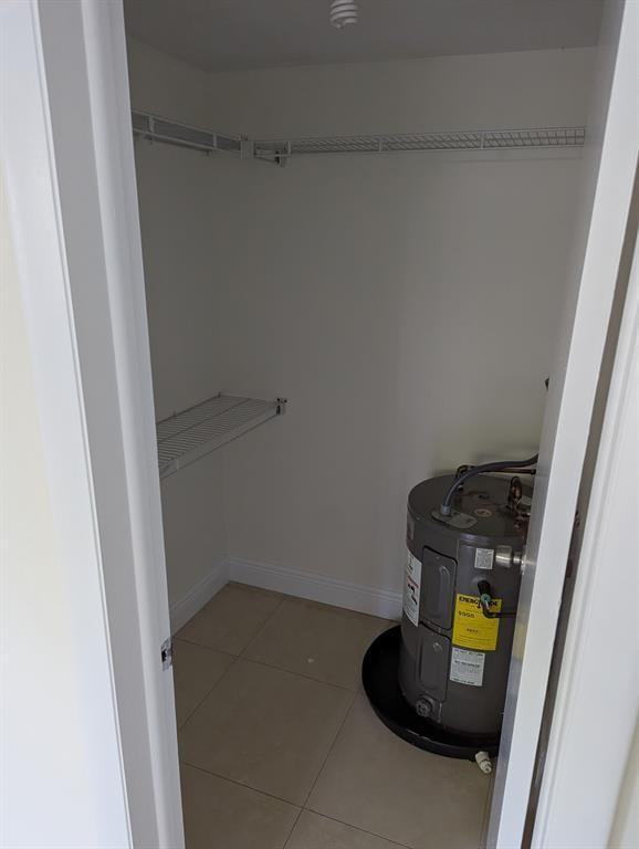 5220 Ne 14th Way #2 - Photo 5 of 6