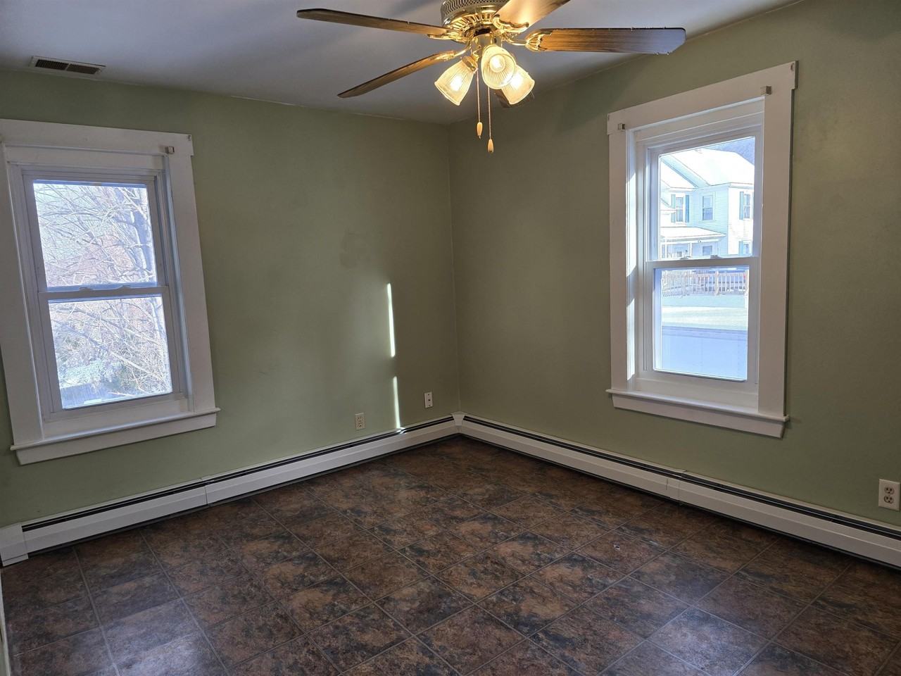 147 Laurel St ## 9 - Photo 6 of 19