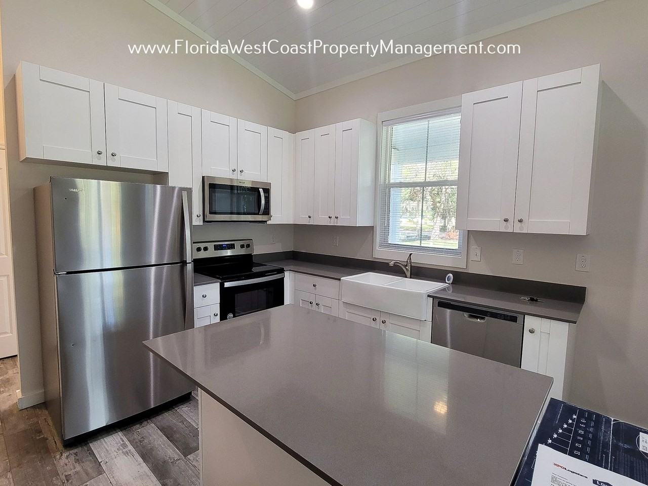 567 18th St E - Photo 2 of 16