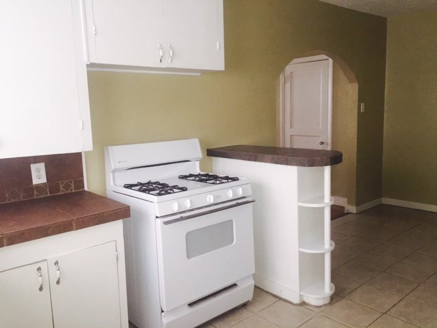 615 Monroe St - Photo 3 of 6